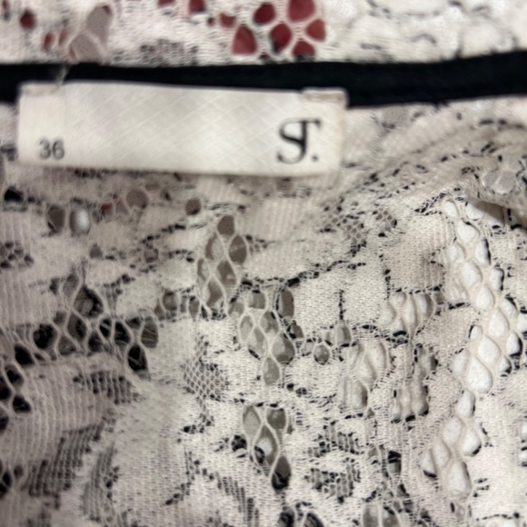 CHIC Lace romper ( from Supertrash). Black and white size 36. 60$ - Picture 6 of 9